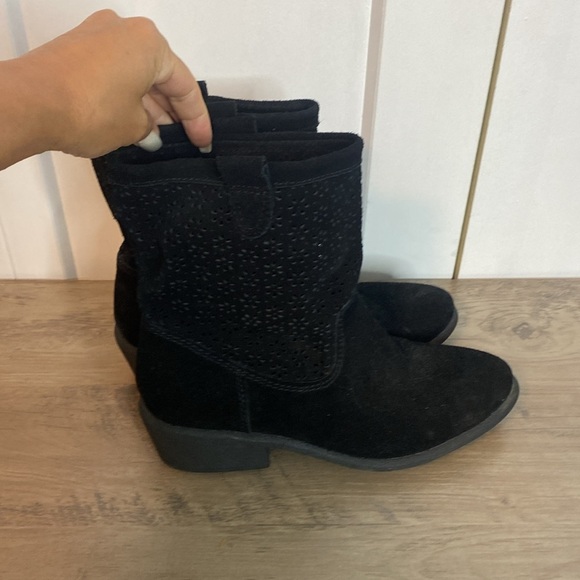 American Rag | Black Suede Women's Western Style Cowgirl Boots - 9 - Picture 2 of 6